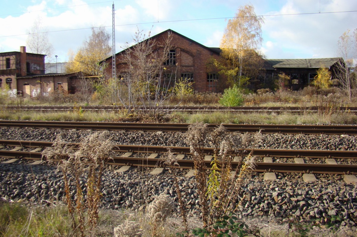 Der ehemalige Lokschuppen in Artern am 07.11.2015. (Foto: G�nther G�bel)