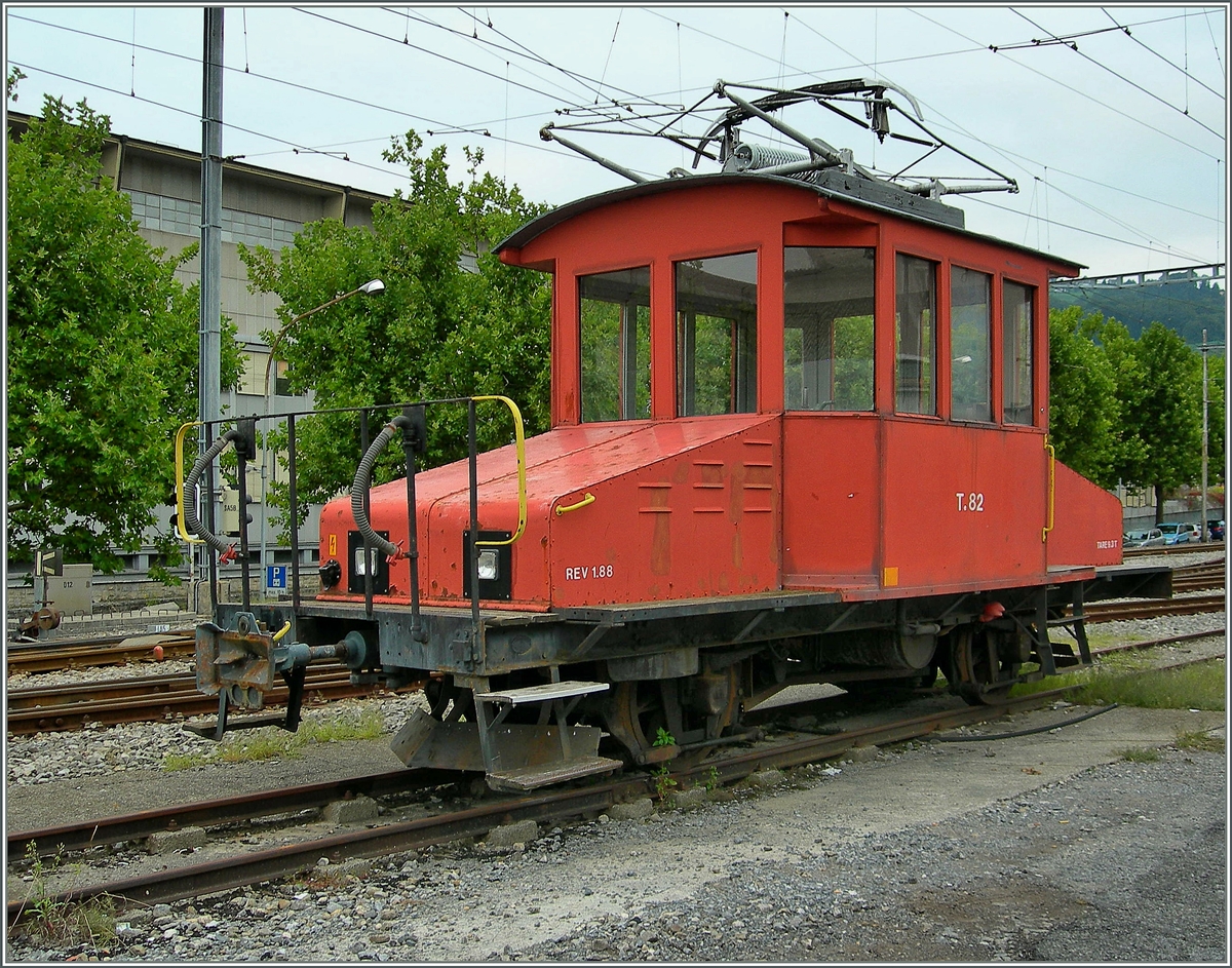 Der etwas heruntergekommene, aber zwischenzeitlich revidiete CEV Te 2/2 82 in Vevey. 
9. Sept. 2006