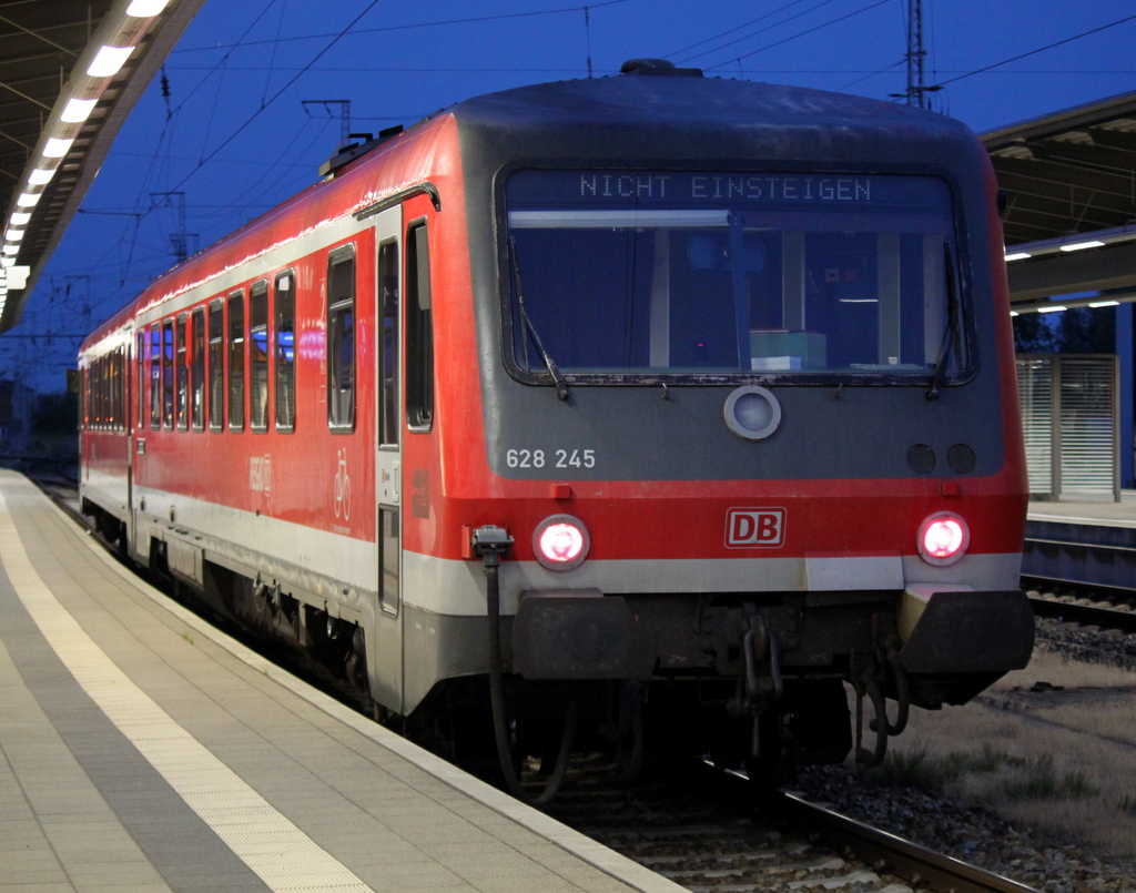 der ex Bayern Takt 628 245-2 stand als Leerzug im Rostocker Hbf.16.08.2013