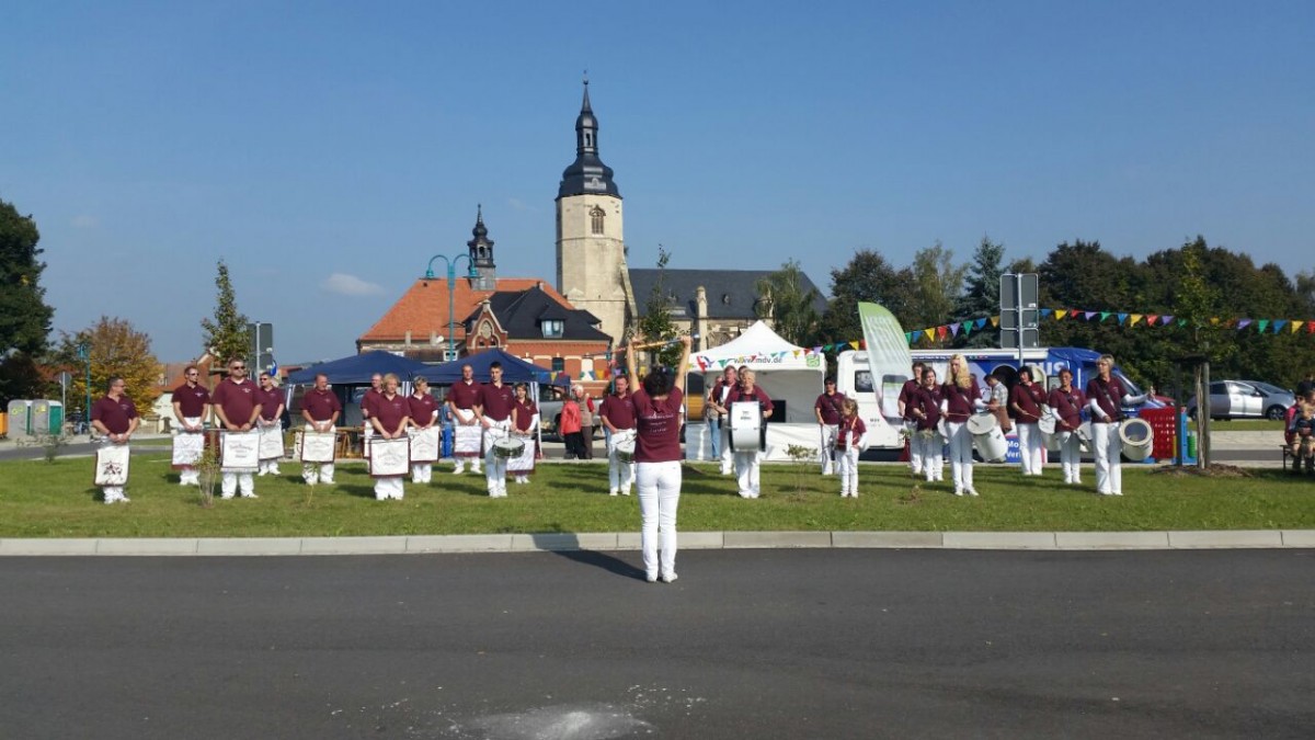 Der Fanfarenclub Finne e.V. bei der Eröffnung des 9. Unstrutbahnfestes, am 05.10.2014 in Laucha. (Foto: Karolin Thomas)