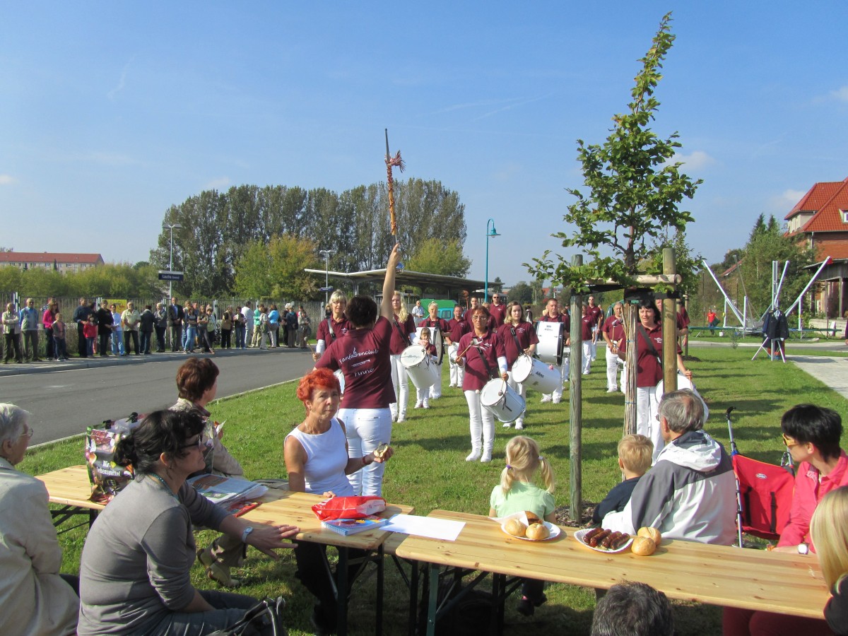 Der Fanfarenclub Finne spielte während dem 9. Unstrutbahnfest am 05.10.2014 in Laucha. (Foto: Karolin Thomas)