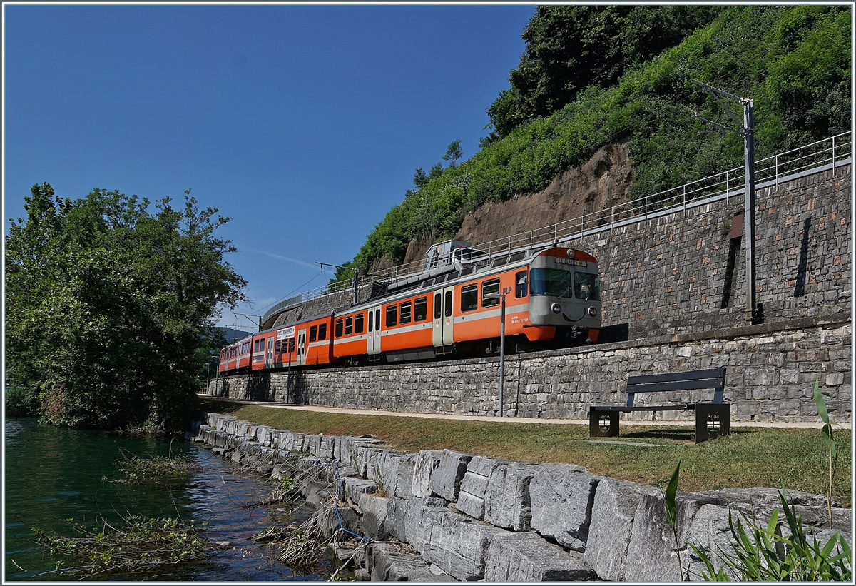 Der FLP Be 4/12 21 LEMA kurz vor Agno auf der Fahrt von Ponte Tresa nach Lugano. 

23. Juni 2021