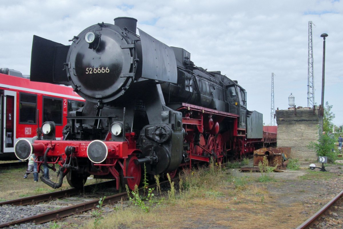 Der Gruppensechser, 52 6666, steht am 18 September 2016 ins Bw Berlin Schneweide.