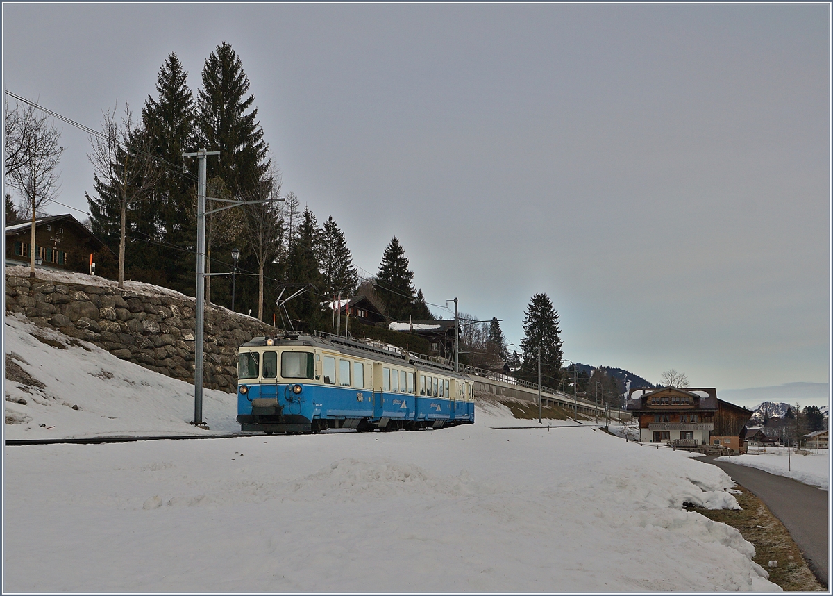 Der MOB ABDe 8/8 4002 VAUD kurz vor Schönried.
10. Jan. 2018