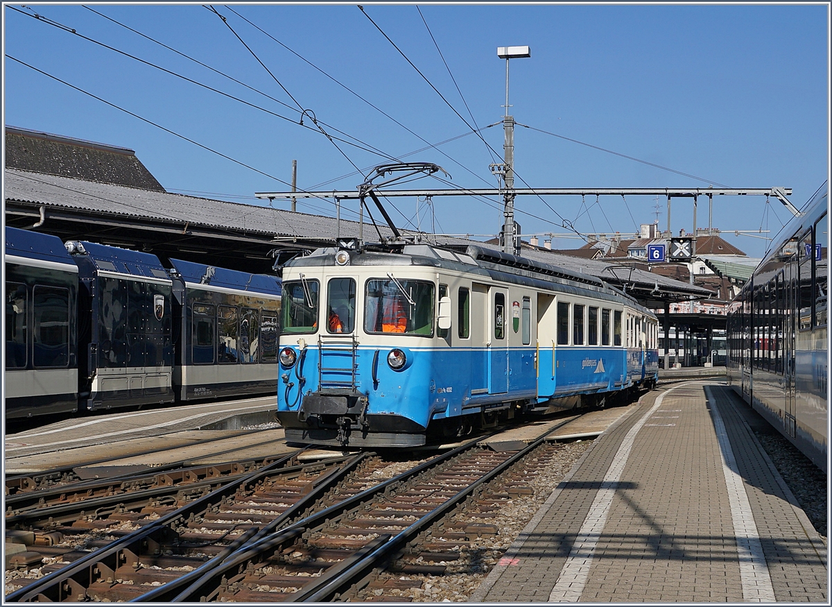 Der MOB ABDe 8/8 4002 VAUD rangiert in Montreux. 

28. März 2019