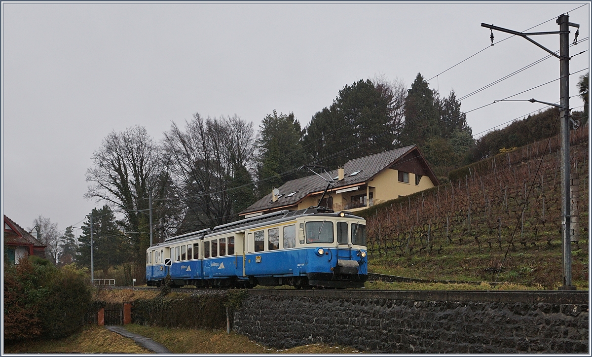 Der MOB ABDe 8/8 4003 kurz vor der Haltestelle Planchamp.
18. Jan. 2018