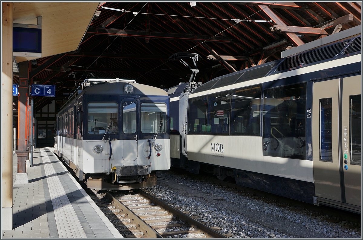 Der MOB Be 4/4 1007 (ex  Bippperlisi ) wartet in Zweisimmen auf den nächsten Einsatz. 

25. November 2020