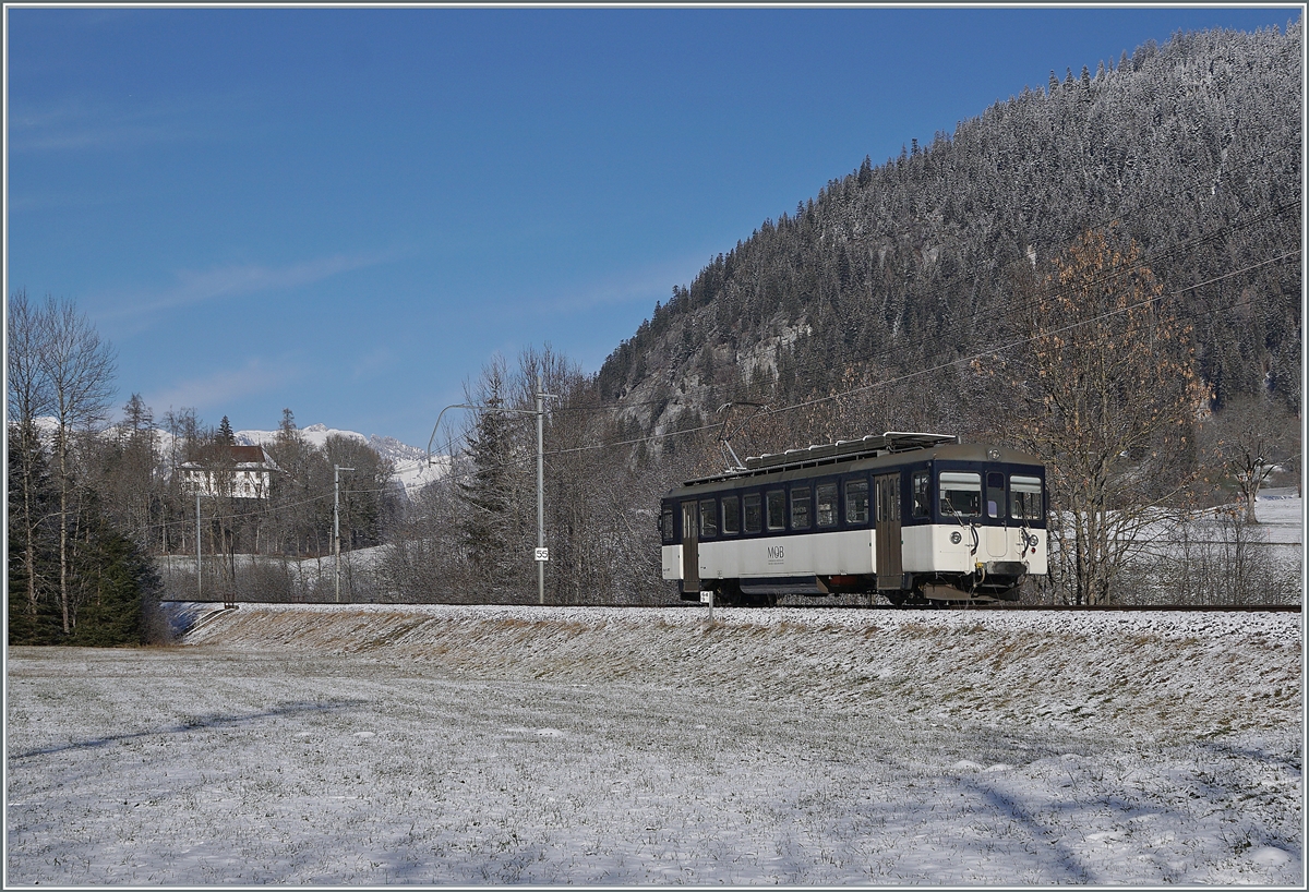 Der MOB Be 4/4 1007 ist kurz vor Blankenburg auf dem Weg von der Lenk nach Zweisimmen.

3. Dezember 2020