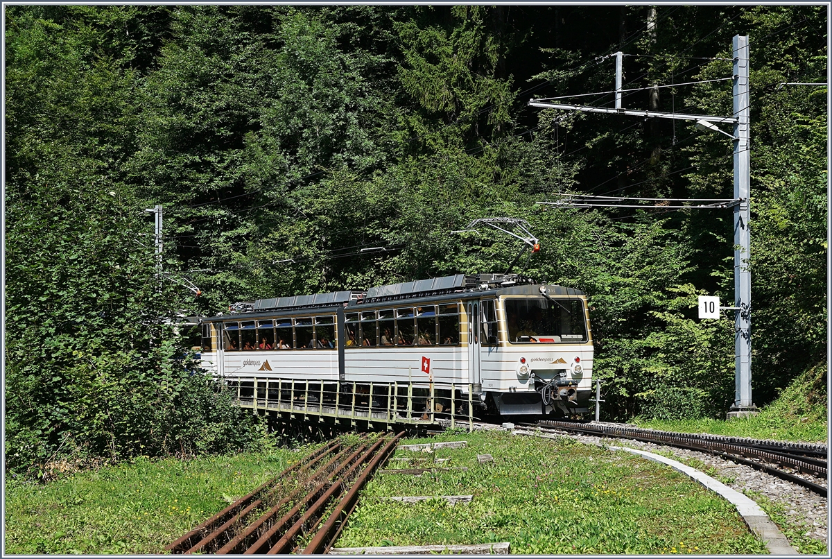 Der von der MOB nachgebaute Beh 4/8 305 bei Les Tremblex.
14. Aug. 2017