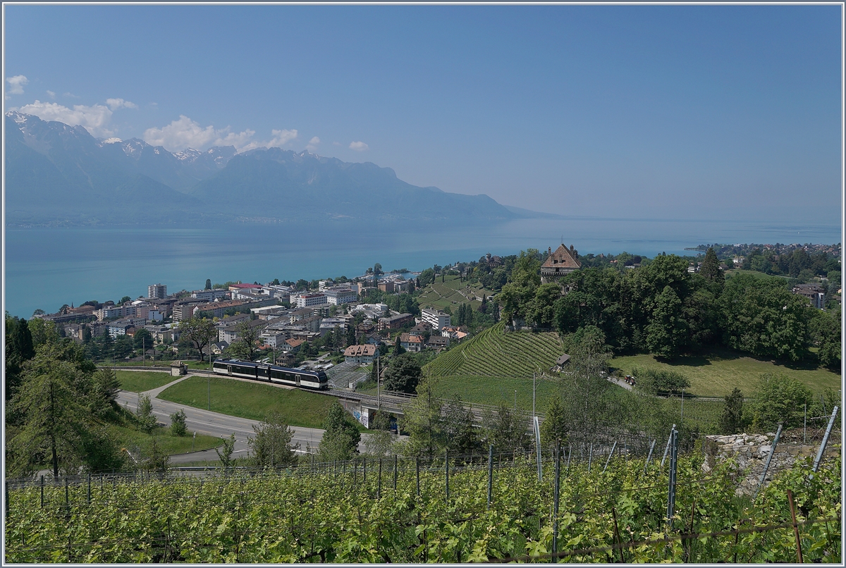 Der MVR MOB ABeh 2/6 7504  VEVEY  im Vorortsverkehr bei Châtelard VD. 

18. Mai 2020