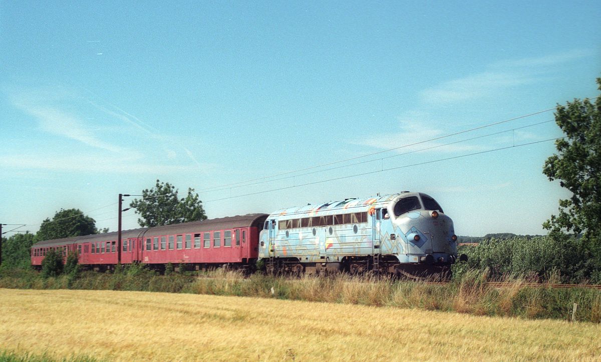 Der von MY 1126 bespannte Sonderzug zwischen Gravenstein/Grasten und Sonderburg 28.07.2008