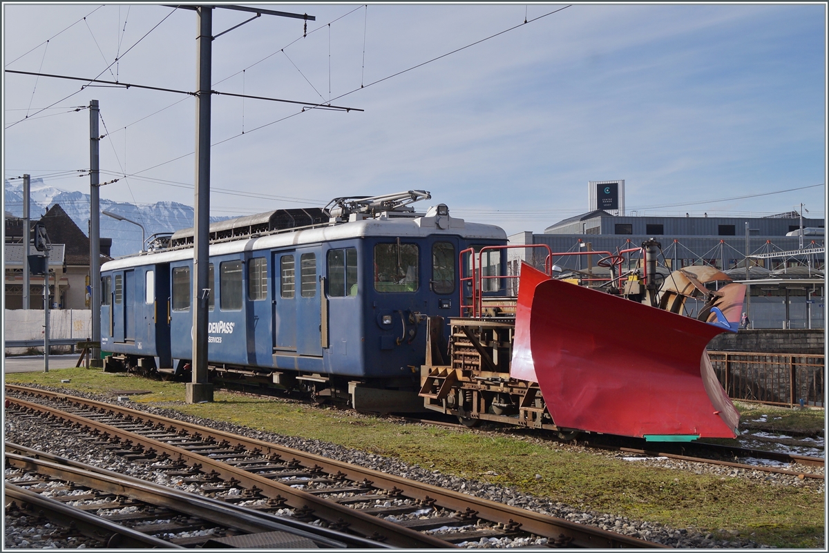 Der nächste Winter kommt bestimmt: mit dieser Hoffnung steht der MOB BDe 4/4 3006 mit einem Schneepflug in Vevey.

15. Feb. 2021