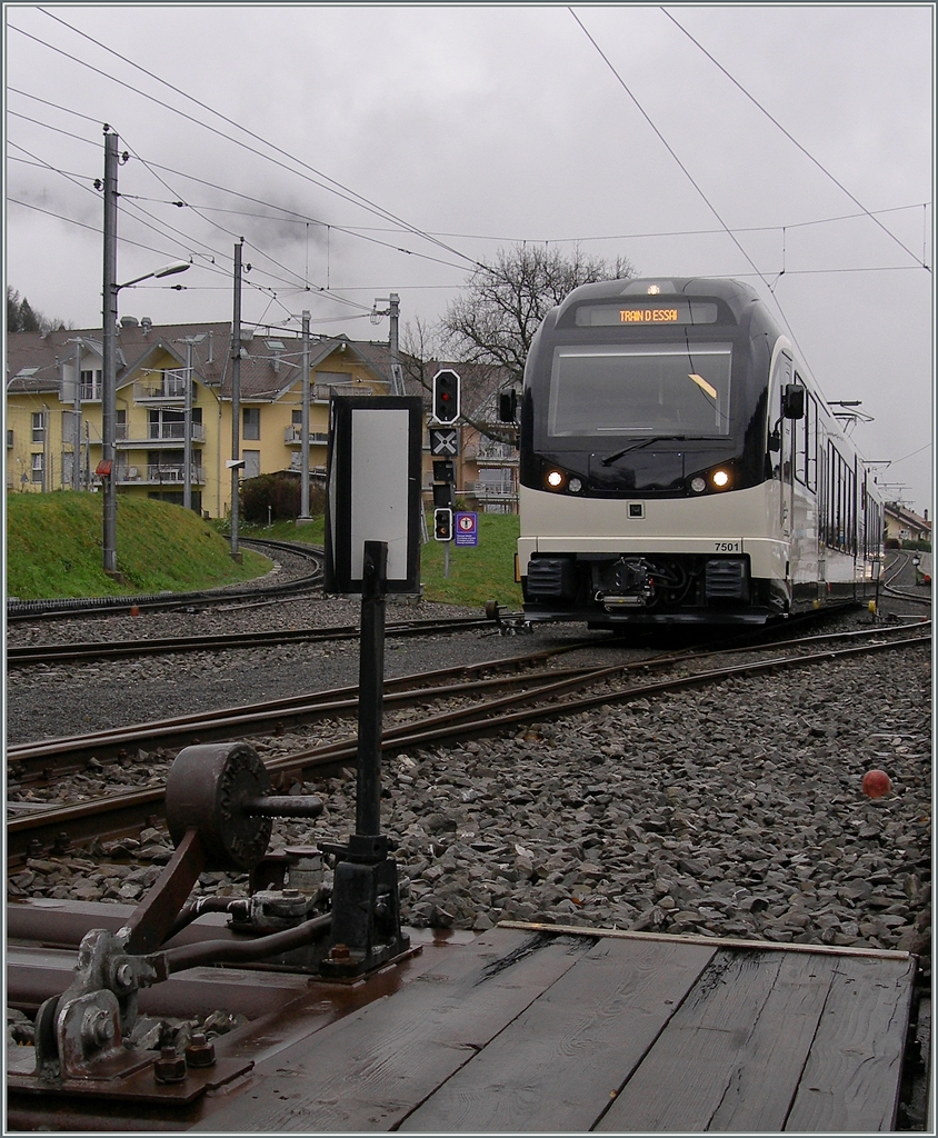 Der neue CEV MVR GTW SURF (Srie Unifie Romande pour Rseau Ferr mtrique) ABeh 2/6 7501  St-Lgier  in Blonay.
25. Feb. 2016