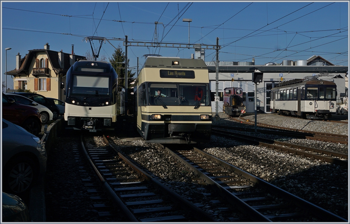 Der neue, noch teilweise unbeschriftete MVR ABeh 2/6 7506 und ein CEV MVR GTW Be 2/6 in Chernex. Im Hintergrund beim der MOB Werkstätte ist noch ein Be 4/4 (ex Bipperlisi) zu erkennen.
15. Dez. 2016
