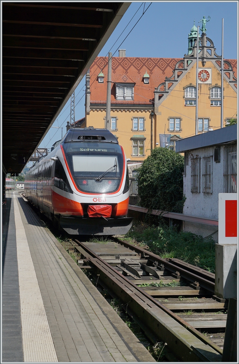 Der ÖBB ET 4024 133-2 verlässt Lindau Insel in Richtung Schruns.

14. August 2021