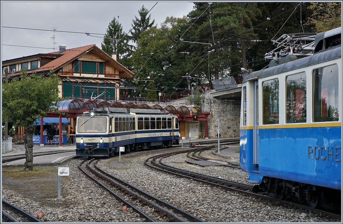 Der Rochers de Naye Beh 4/8 101 wartet in Gion auf die Abfahrt nach Montreux, während rehts im Bild ein Beh 2/4 das Bild bereichert.

16.09.2017