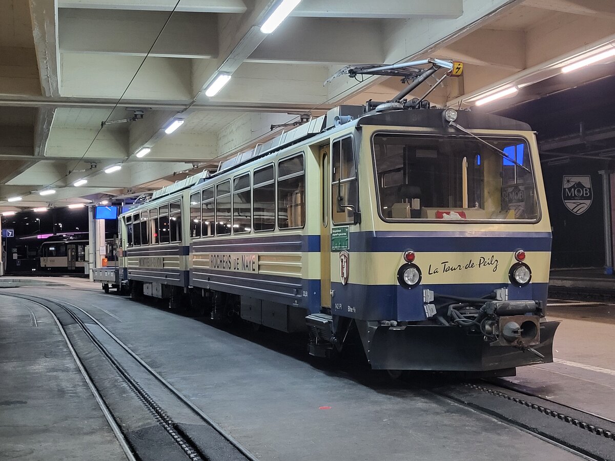 Der Rochers de Naye Bhe 4/8 304 steht als CC37 zur Fahrt nach Les Hauts de Caux bereit.
17. August 2024