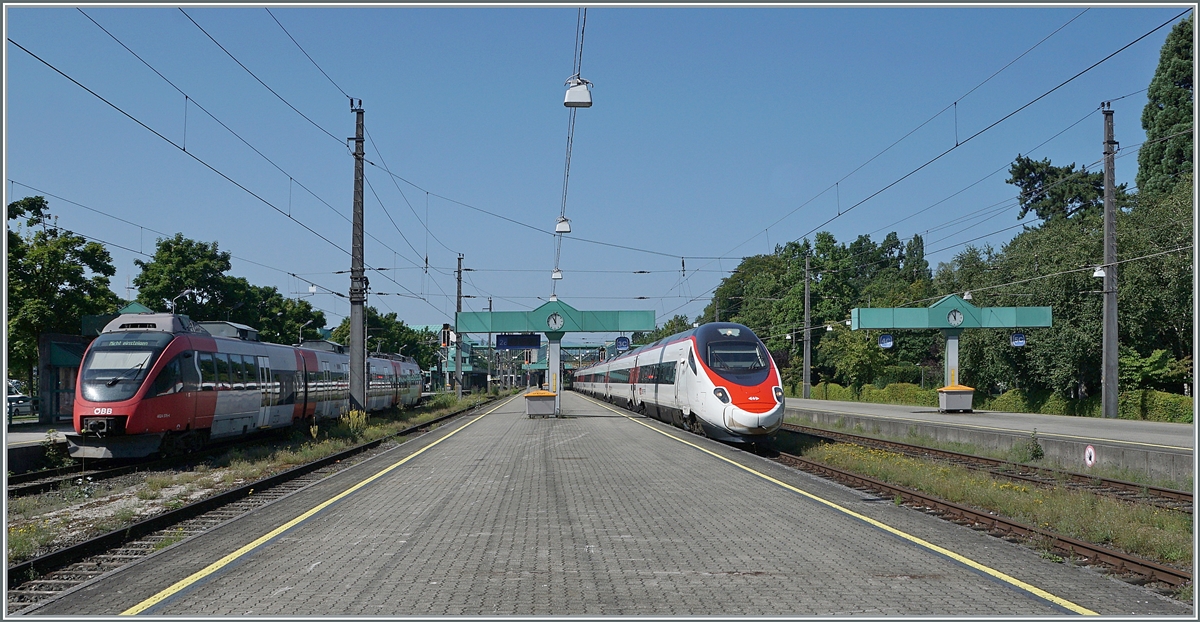 Der SBB ETR 610 005 als EC von Zürich nach München unterwegs bei der Weiterfahrt in Bregenz. 

14. August 2021