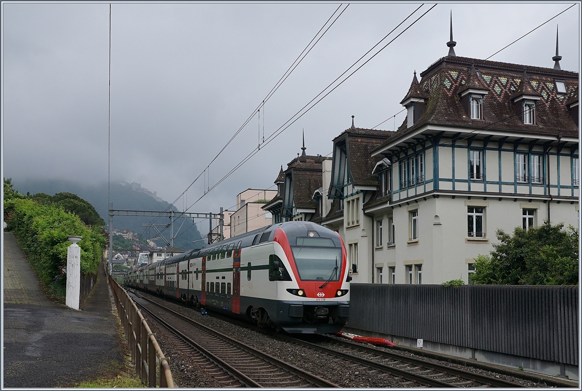 Der SBB RABe 511 119 auf der Fahrt von St-Maurice nach Genève bei Montreux.

15. Mai 2020