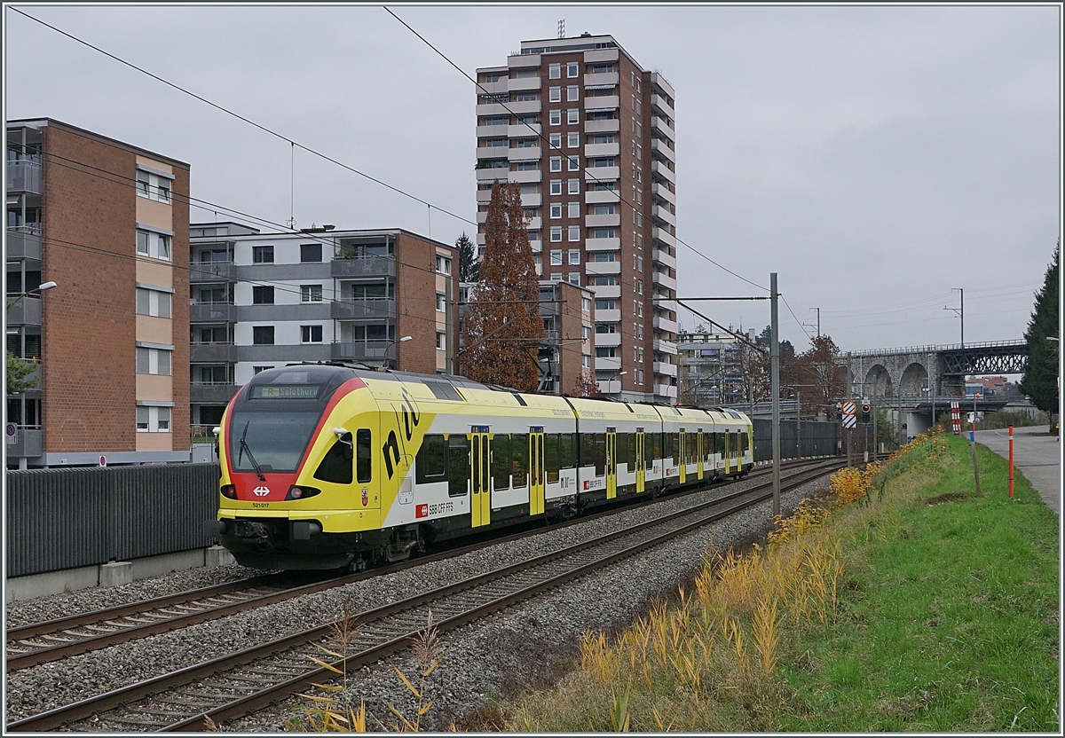 Der SBB RABE 521 117 ist als Regionalzug auf der Fahrt von Biel/Bienne nach Solothurn und konnte in Grenchen fotografiert werden. 

11. Nov. 2020