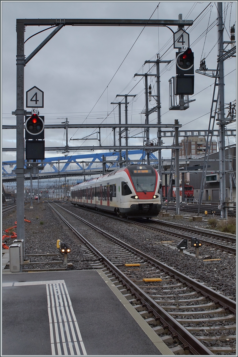 Der SBB RABe 523 022 trifft in Renens VD ein. 

14. Dez. 2023