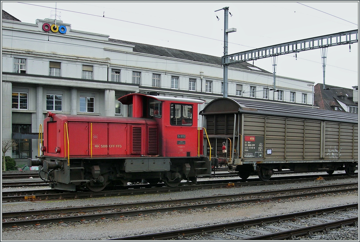 Der SBB Tm IV 8752 rangiert in Zofingen.
12. April 2006