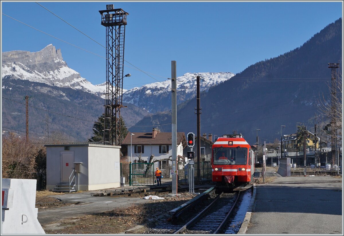 Der SNCF Z 803 wird in Saint Gervais les Bains le Fayet für die Fahrt nach Vallorcine bereitgestellt. 

14. Februar 2023