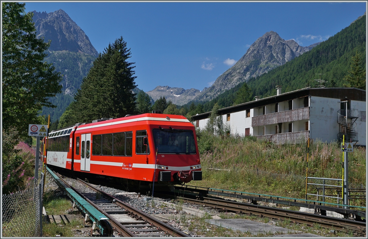 Der SNCF Z 850 053 (94 87 0001 856-7 F-SNCF) erreicht sein Ziel Vallorcine. 

1. Aug. 2022