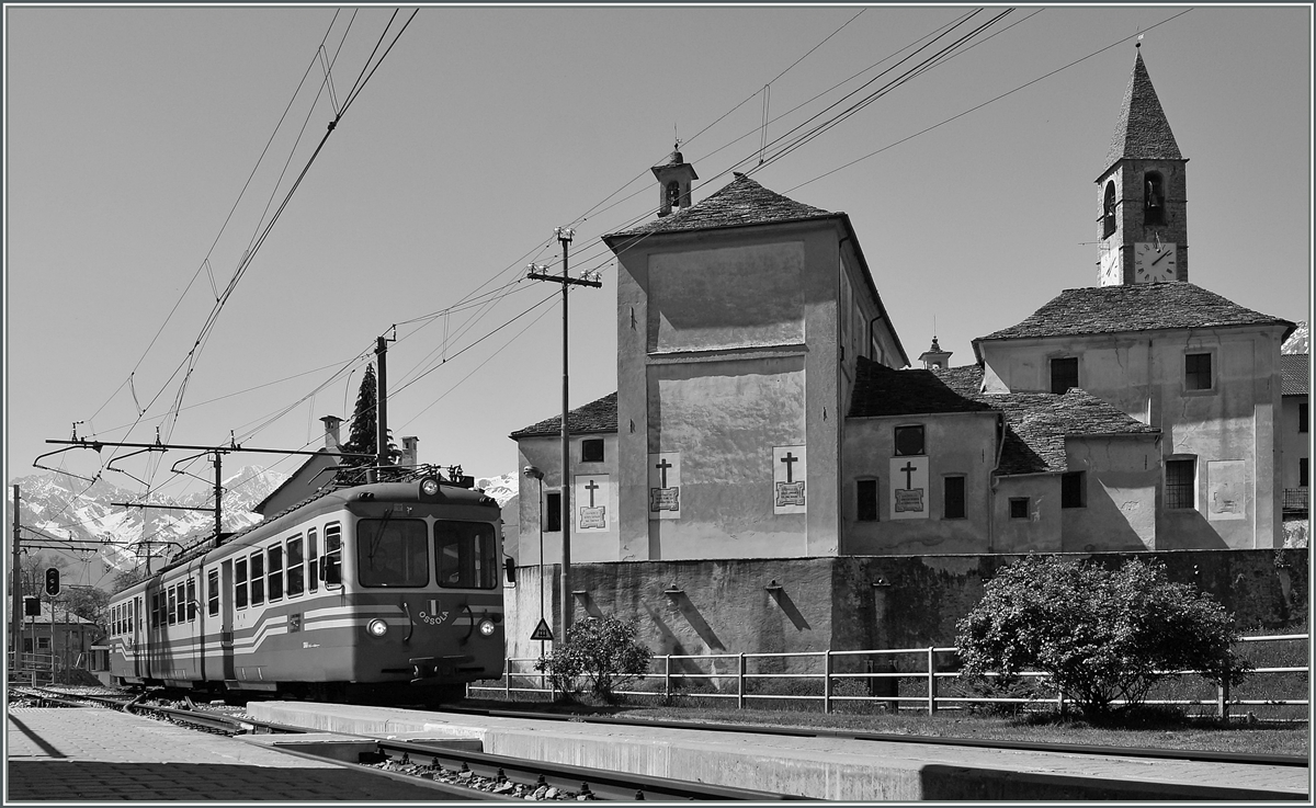 Der SSIF ABe 8/8 N° 23  Ossola  in Trontano. 
14. April 2014