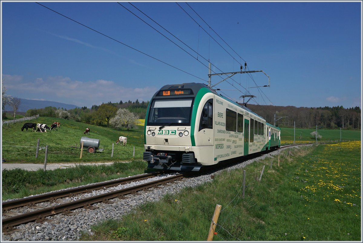 Der Streckenast Apples - L'Isle weisst ein recht geringes Verkehersaufkommen auf und wird meist nur im Zweistundentakt bedient, mit einigen Ausnahmen am Abend, und Morgens und Mittags wird von Montag bis Freitag sogar der Halbstudentakt angeboten. Die Strecke weist keine Block oder Kreuzungsmöglichkeiten auf, so dass immer der gleiche Zug hin und her pendelt. Bei Apples, den 11. April 2017