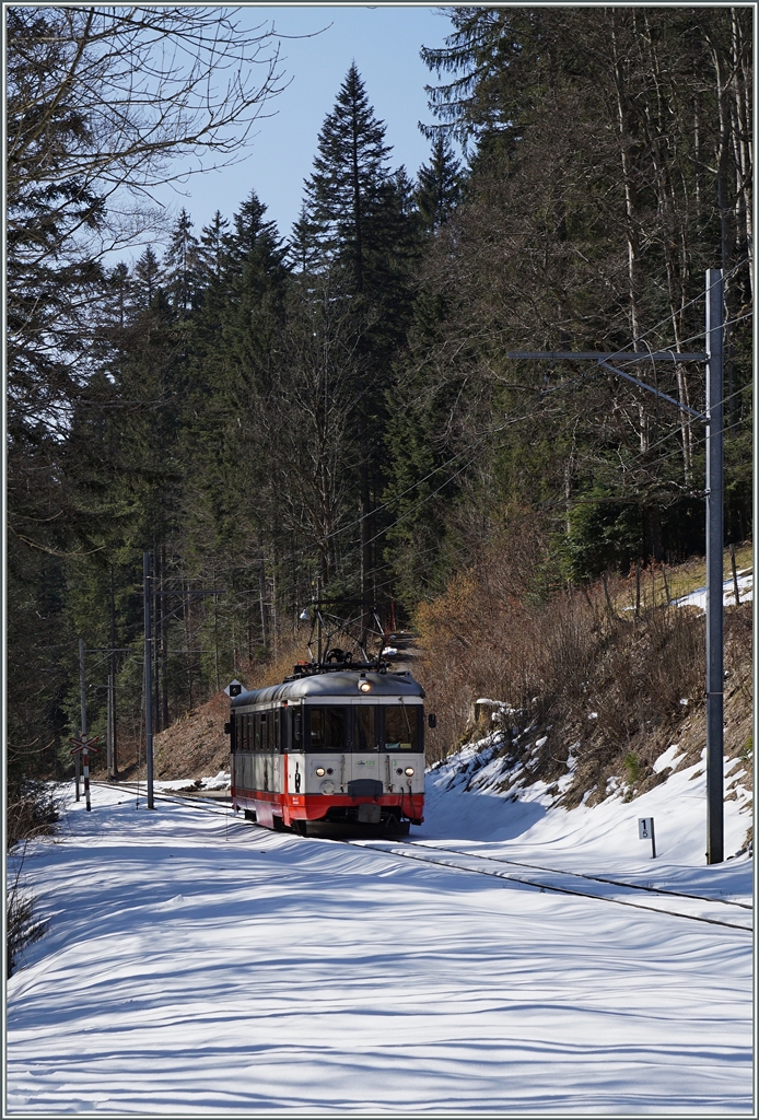 Der transN BDe 4/4 N° 3 auf dem Weg von Les Brenets nach Le Locle bei Les Frêtes. 
18. März 2016