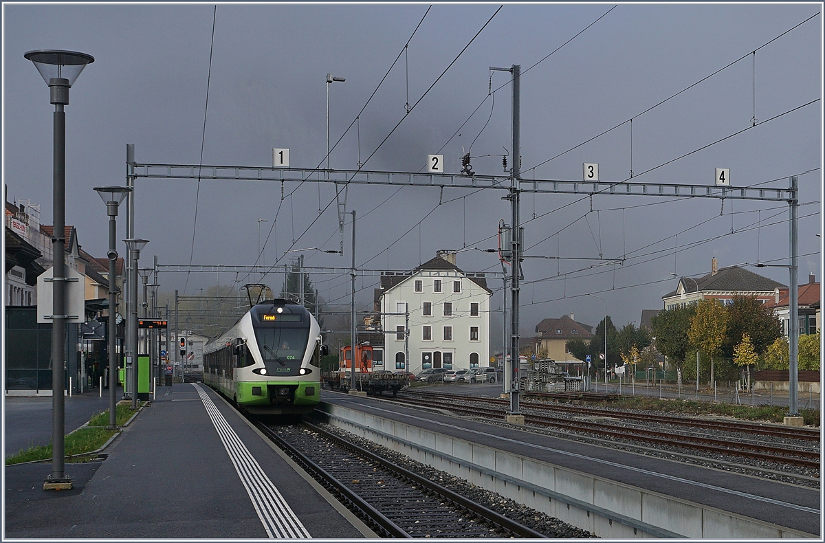 Der transN RABe 526 074 hat als Regionalzug 7033 von Buttes kommend Fleurier erreicht und wird nun abgestellt. 

5. Nov. 2019