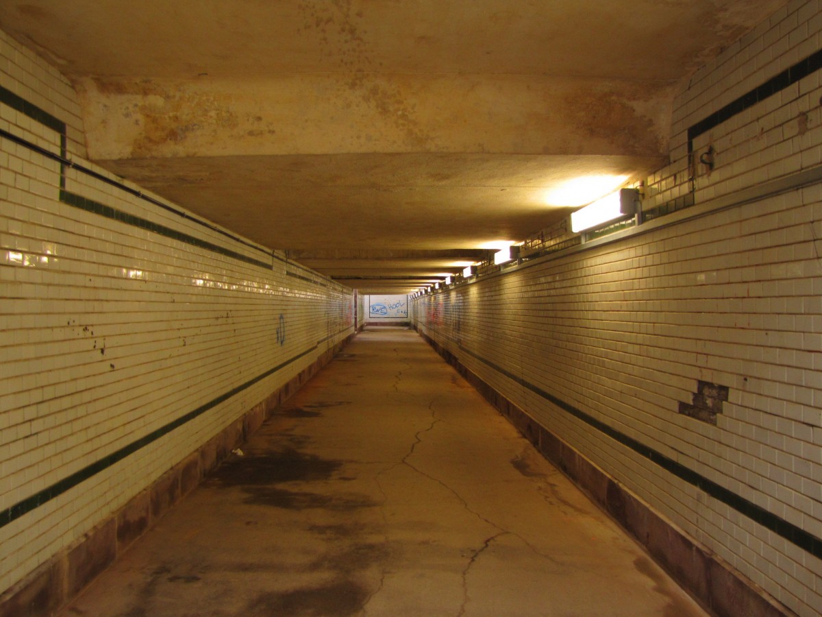 Die Bahnhofsunterführung in Laucha am 11.03.2012. Übrigens die Einzigste entlang der Unstrutbahn zwischen Naumburg (S) und Artern. 