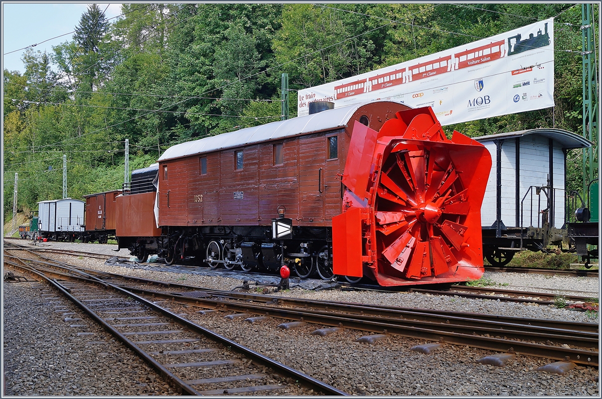 Die Bernina Bahn Dampfschneeschleuder G 2x 373 1052 bzw. Xrot d 9213, dessen Schwesterfahrzeug bei der RhB betriebsfähig vorgehalten wird, wird für das Mega Bernina Festival aufgearbeitet.

Chaulin, den 19. August 2018