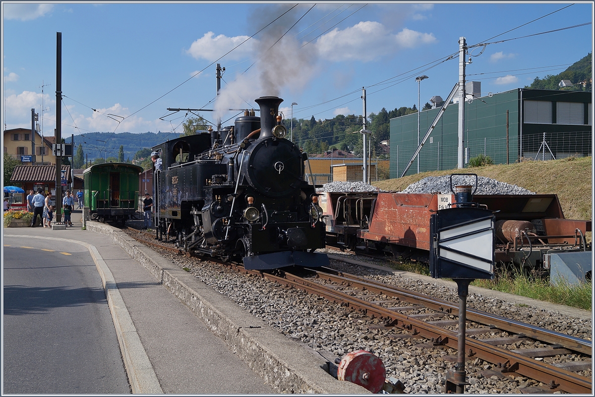 Die B.F.D. HG 3/4 N° 3 manövriert in Blonay an ihren Zug nach Chamby heran. 

19. Mai 2018