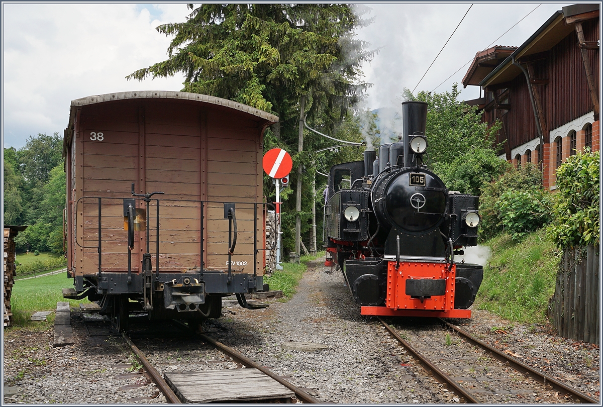 Die Blonay-Cahmby G 2x 2/2 105 und der CEV Gk 38 in Chaulin, zwei Fahrzeuge, die mir seit der Ankunft vor vielen Jahren in der Region vertraut sind. 

13. Juni 2020