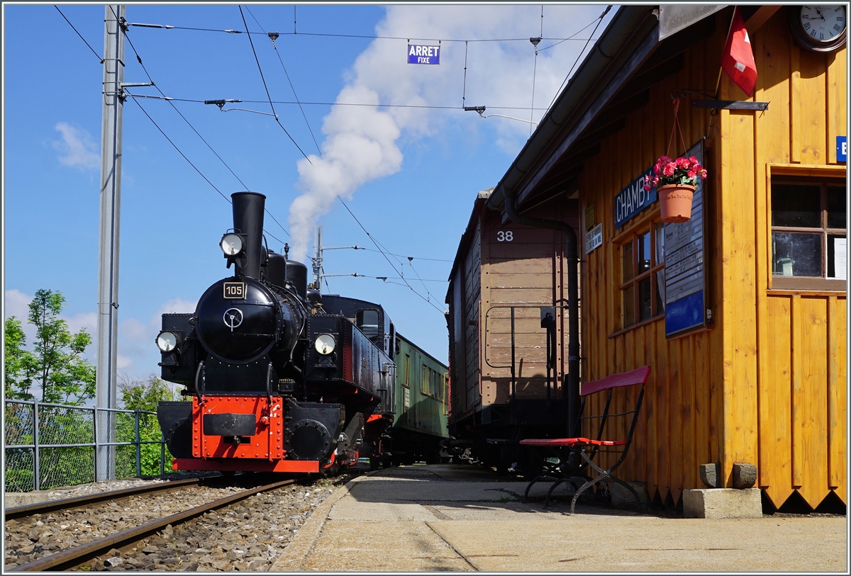 Die Blonay-Chamby Bahn G 2x 2/2 105 ist mit dem ersten Zug der Saison 2022 in Chamby eingetroffen und wird in Kürze ihren Zug nach Chaulin zurücksetzen.

7. Mai 2022 