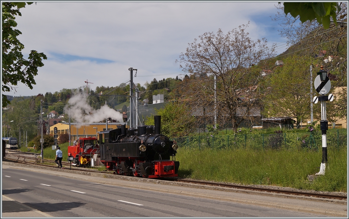 Die Blonay-Chamby G 2x 2/2 105 rangiert in Blonay. 

09. Mai 2021