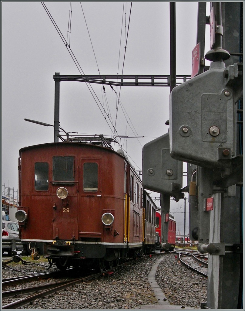 Die BOB HGe 3/3 29 schaut noch etwas verschchtert in ihre neuen Heimat...
Vevey, den 20. Dez. 2013