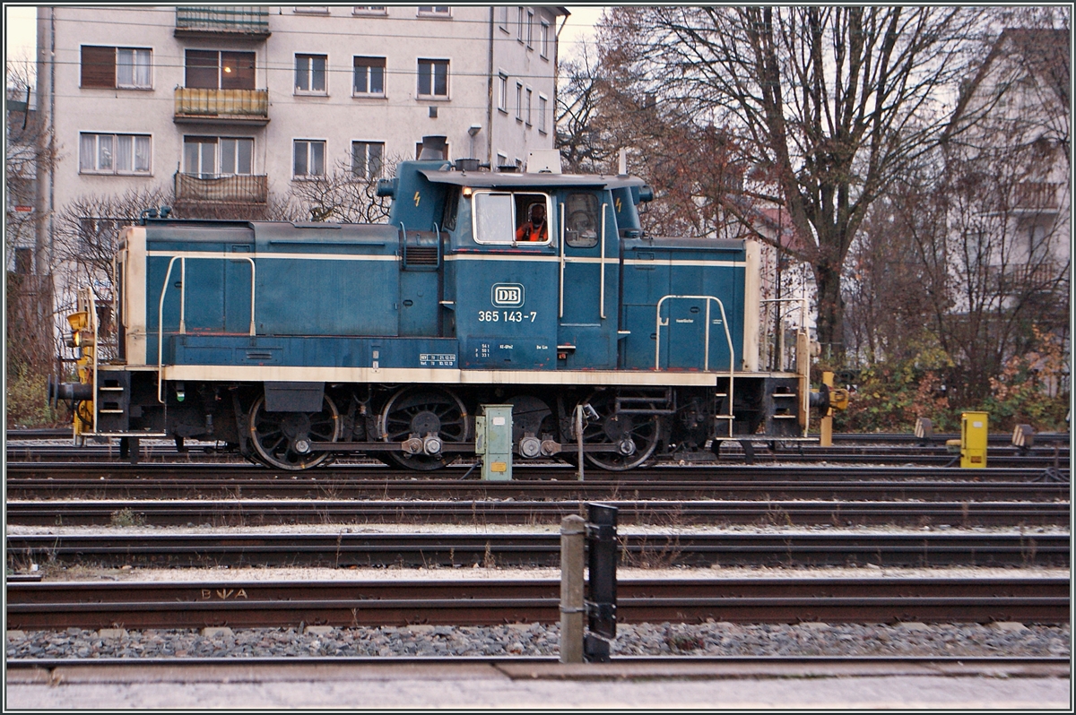 Die DB 365 143-7 in Ulm.
30. Nov. 2013 