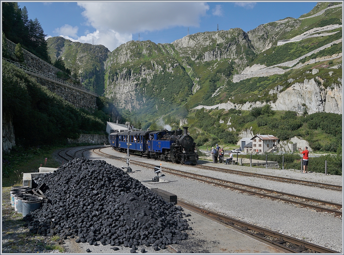 Die DFB HG 3/4 N° 1 erreicht mit ihrem Personenzug 134 den Bahnhof von Gletsch. 

31. August 2019