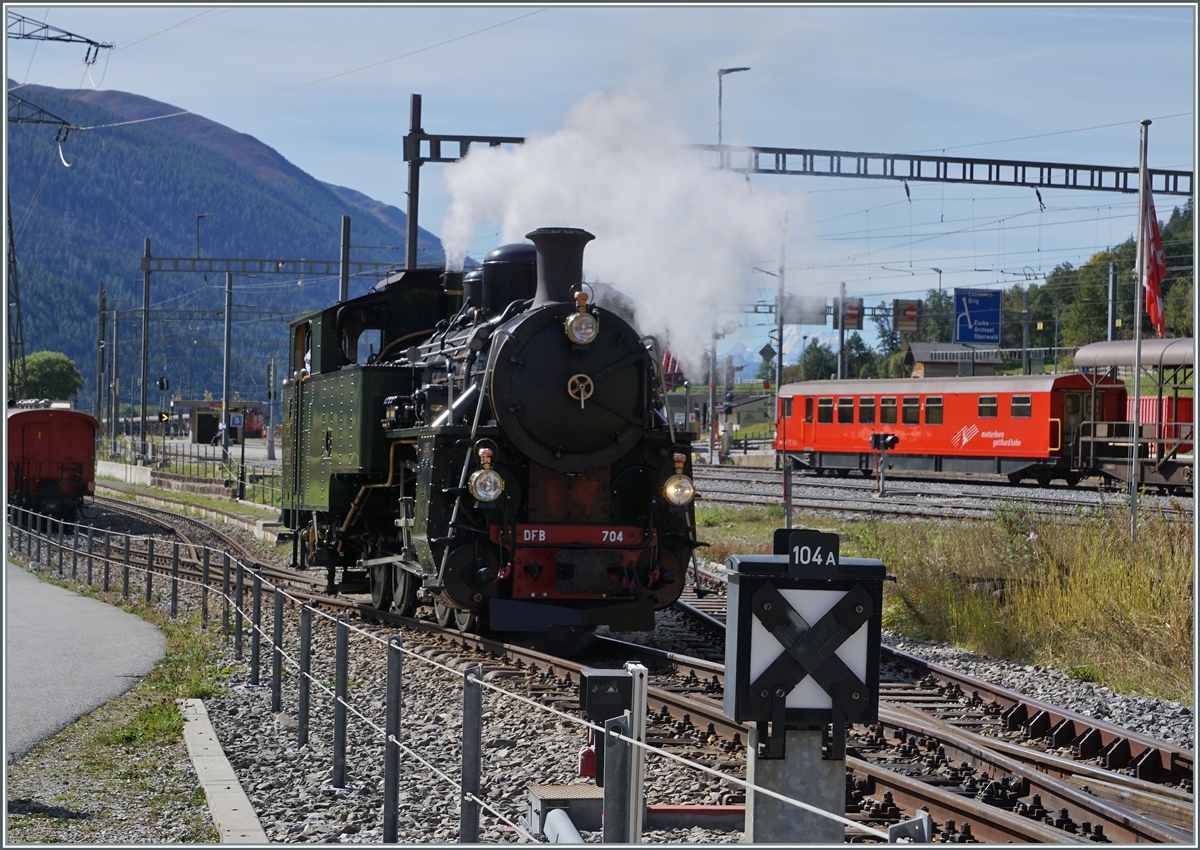 Die DFB HG 4/4 704 rangiert in Oberwald. 

30. Sept. 2021