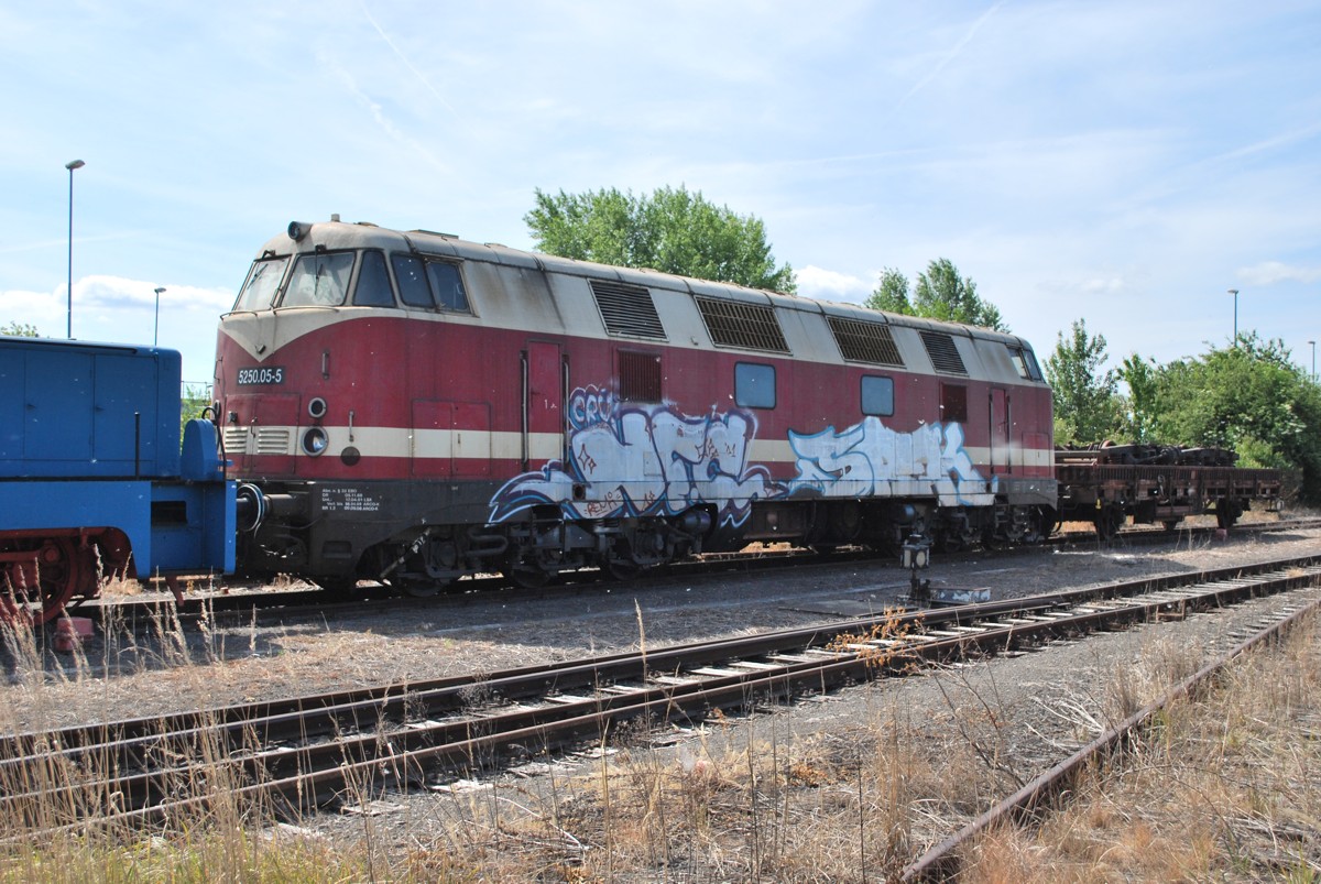 Die EBS 5250.05-5 am 25.05.2014 abgestellt in Karsdorf. (Foto: Mario Fliege)