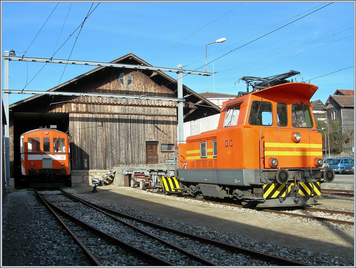 Die Ee 2/2 2 in Orbe; im Dépot versteckt sich der BDe 4/4 13.

28. Jan. 2008
