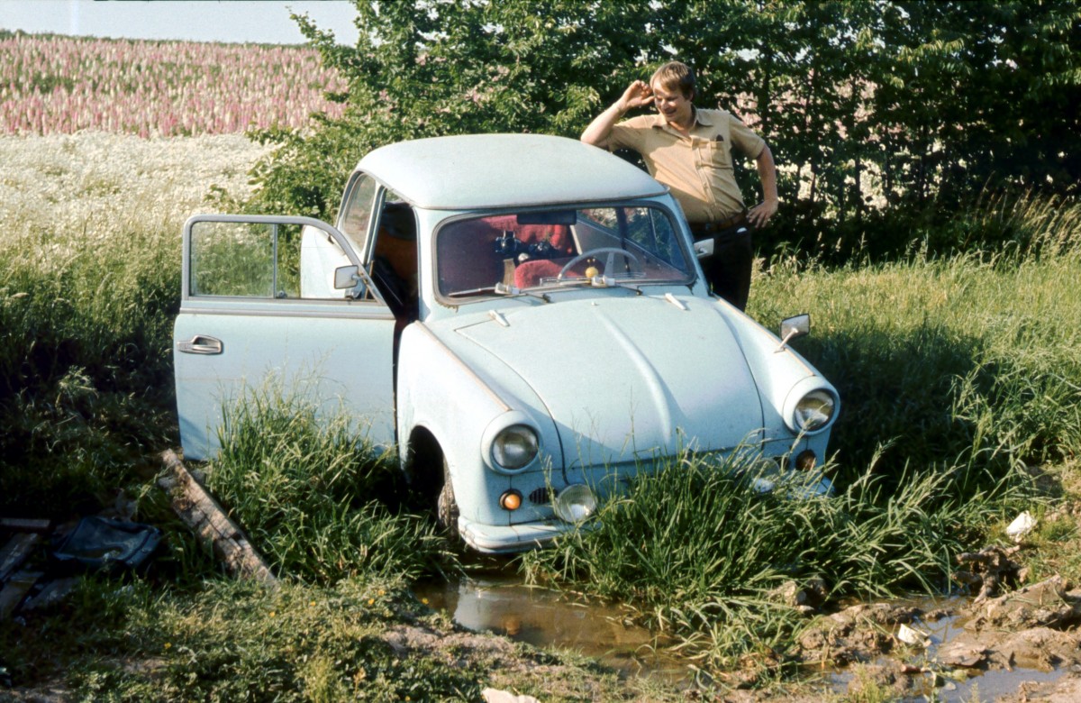 Die Fotostellensuche w�hrend der 100. Jahr Feier der Rbd Erfurt am 09.06.1982 in Erfurt West war nicht immer von Erfolg gekr�nt.(Foto: Klaus Pollm�cher)