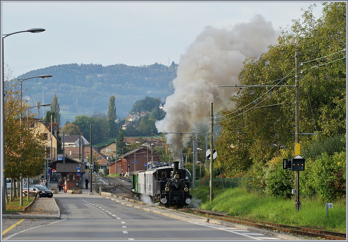 Die G 3/3 N° 6 dampft bei Blonay mit ihrem Personenzug in Richtung Chamby.

20. Okt. 2019