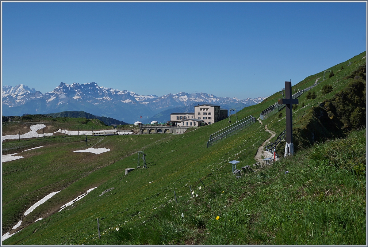 Die Gipfelstation Rochers de Naye. 
28. JUni 2016