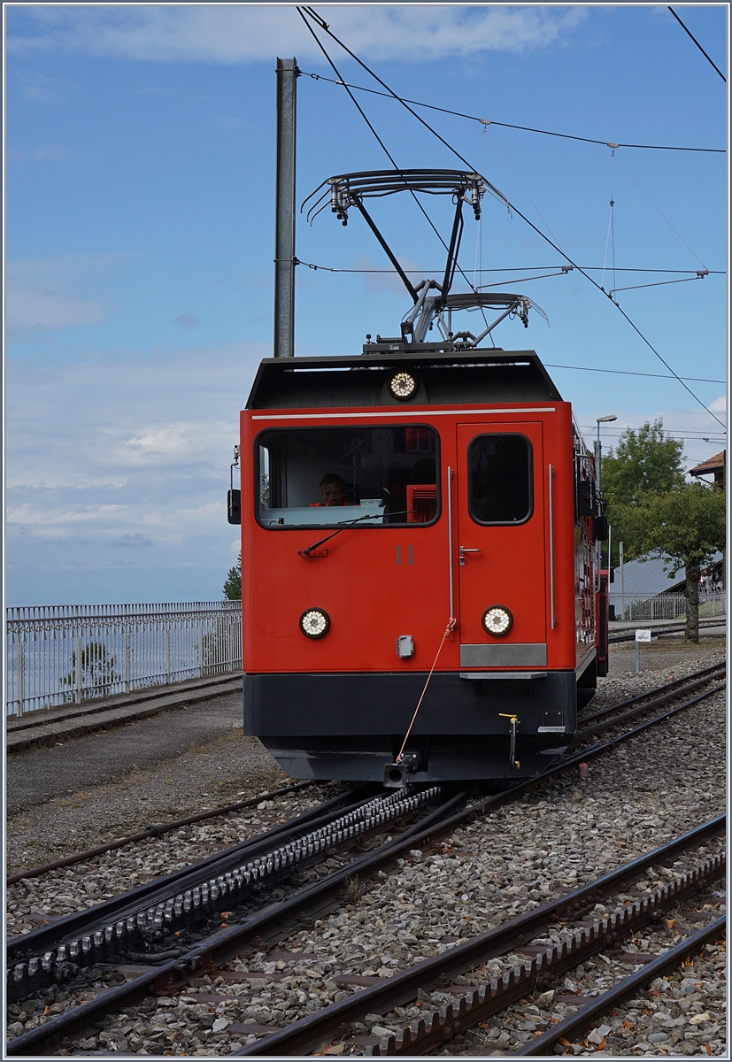 Die Hem 2/2 N° 12 in Glion bei der Fahrzeugparade 125 Jahre Rochers de Naye.
16. Sept. 2017