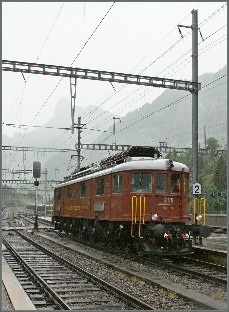 Die mchtige und formschne Ae 6/8 205 in Kandersteg. 
29. Juni 2013