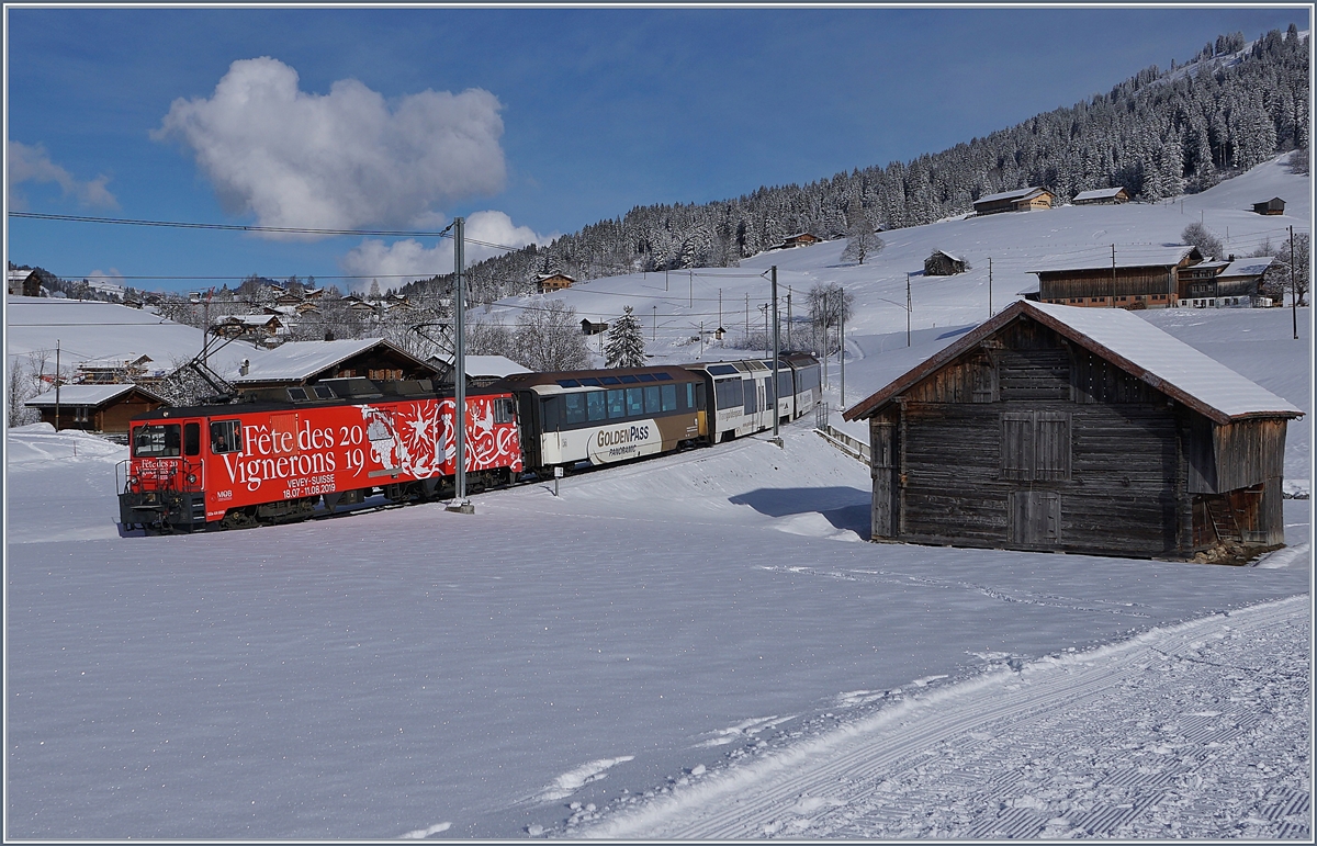 Die MOB GDe 4/4 6005 wirbt für das im Sommer 2019 in Vevey stattfindende Winzerfest.
Bei Gruben, den 2. Feb. 2018